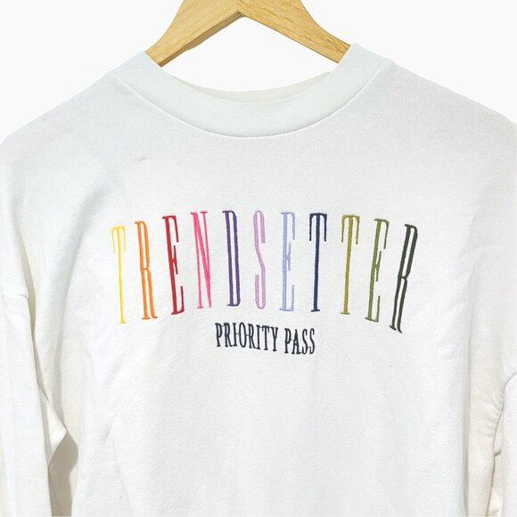 Trendsetter | Embroidered Rainbow Pullover S - Picture 3 of 5
